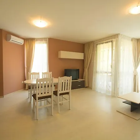 Aparthotel Village *