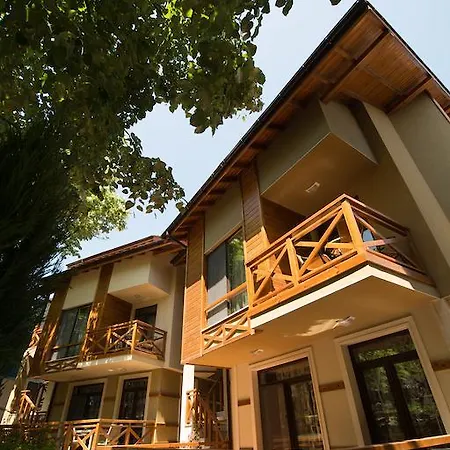 Aparthotel Village *