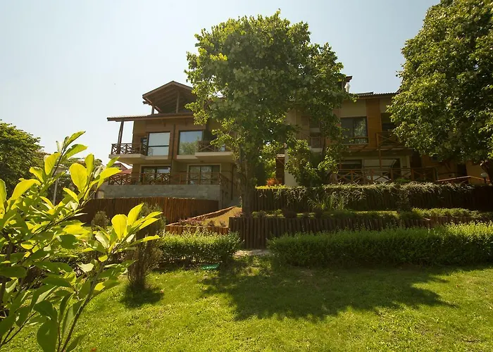 Apart Otel Village 3*