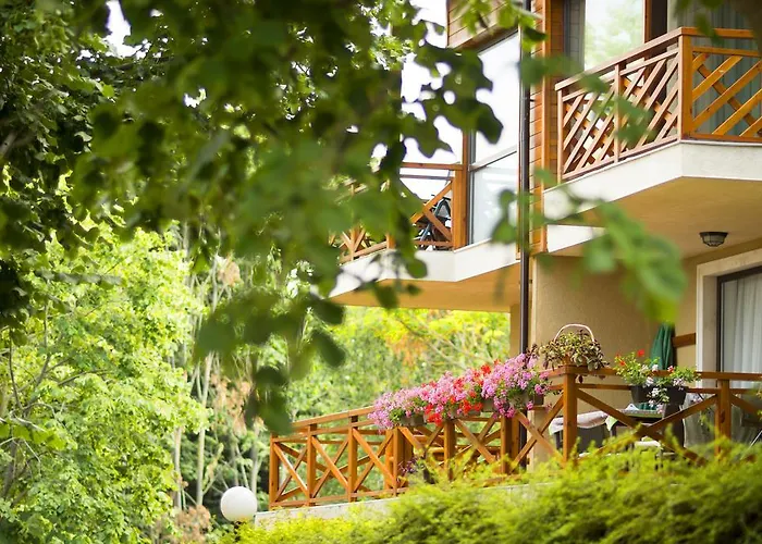 Apart Otel Village 3*